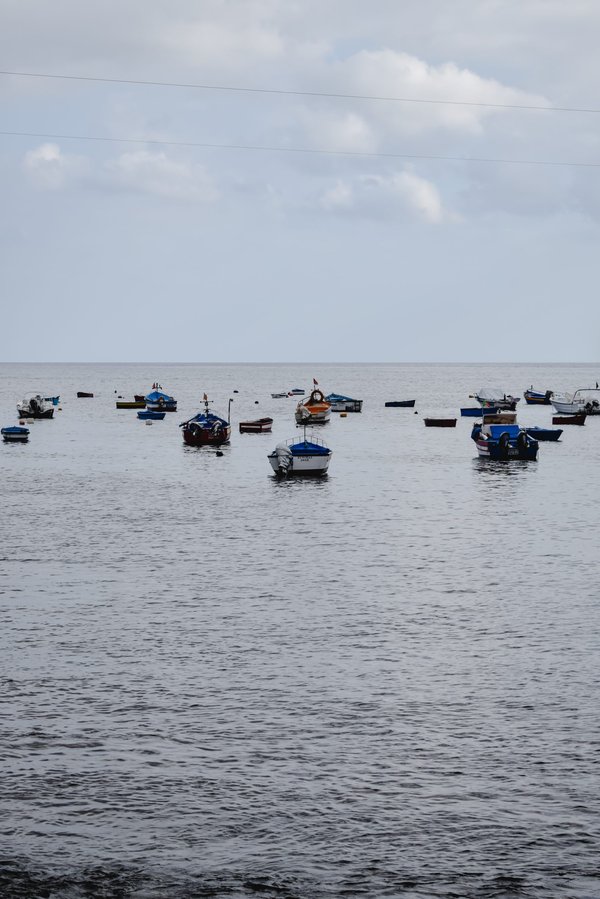 Pourquoi l'eau de la mer est transparente ?
